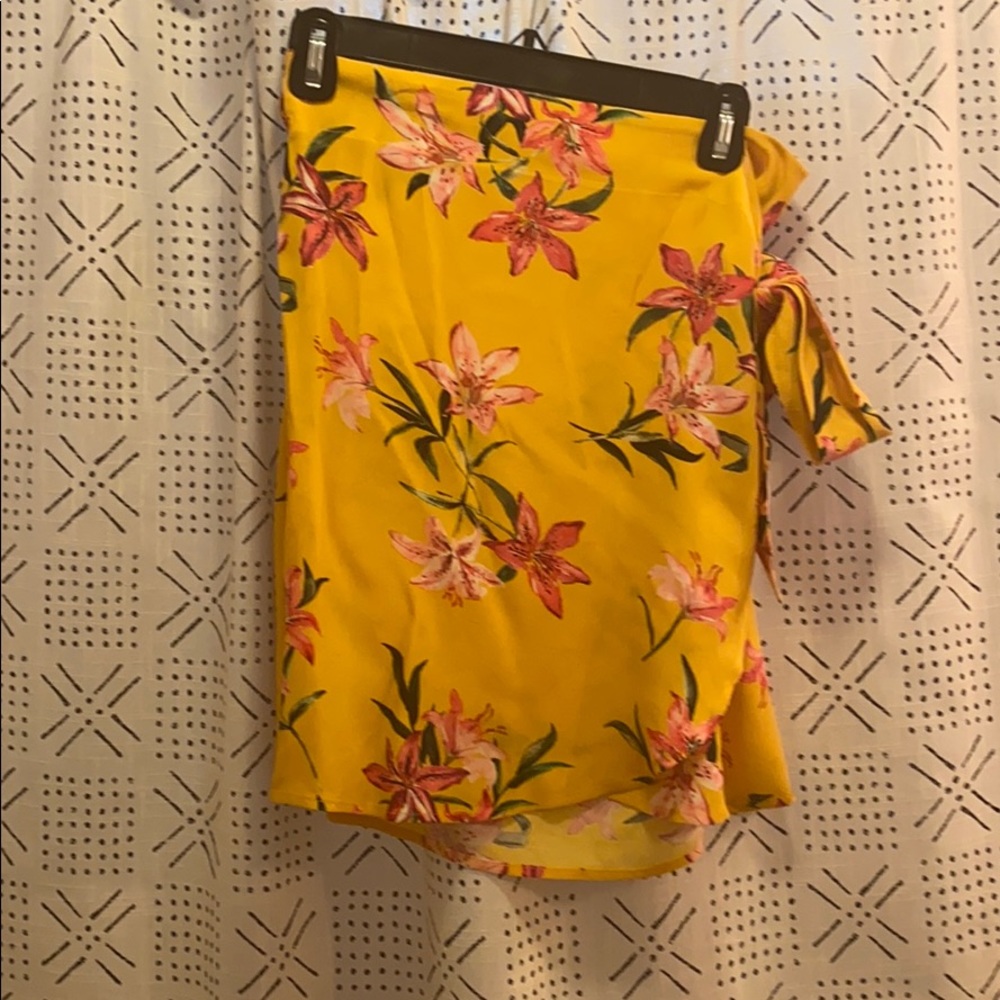 Wrap skirt floral